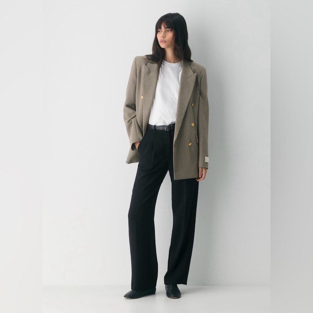 Aritzia The Effortless Pant, Black, size 8 NWT